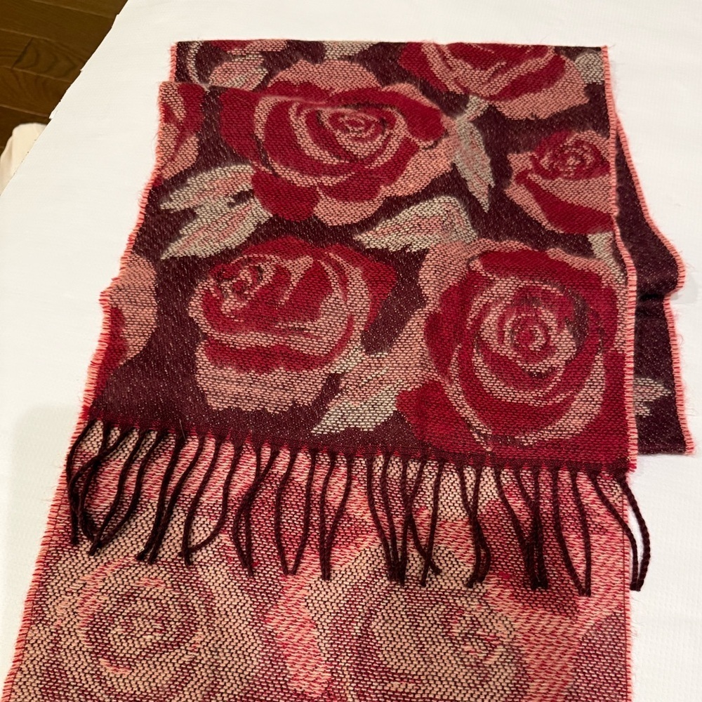D&Y super soft Red and brown  Rose Scarf Perfect for Valentine’s Day 💝